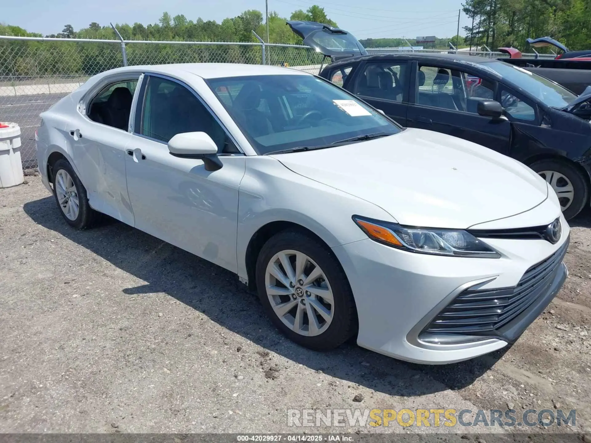 1 Photograph of a damaged car 4T1C11AK6NU012469 TOYOTA CAMRY 2022