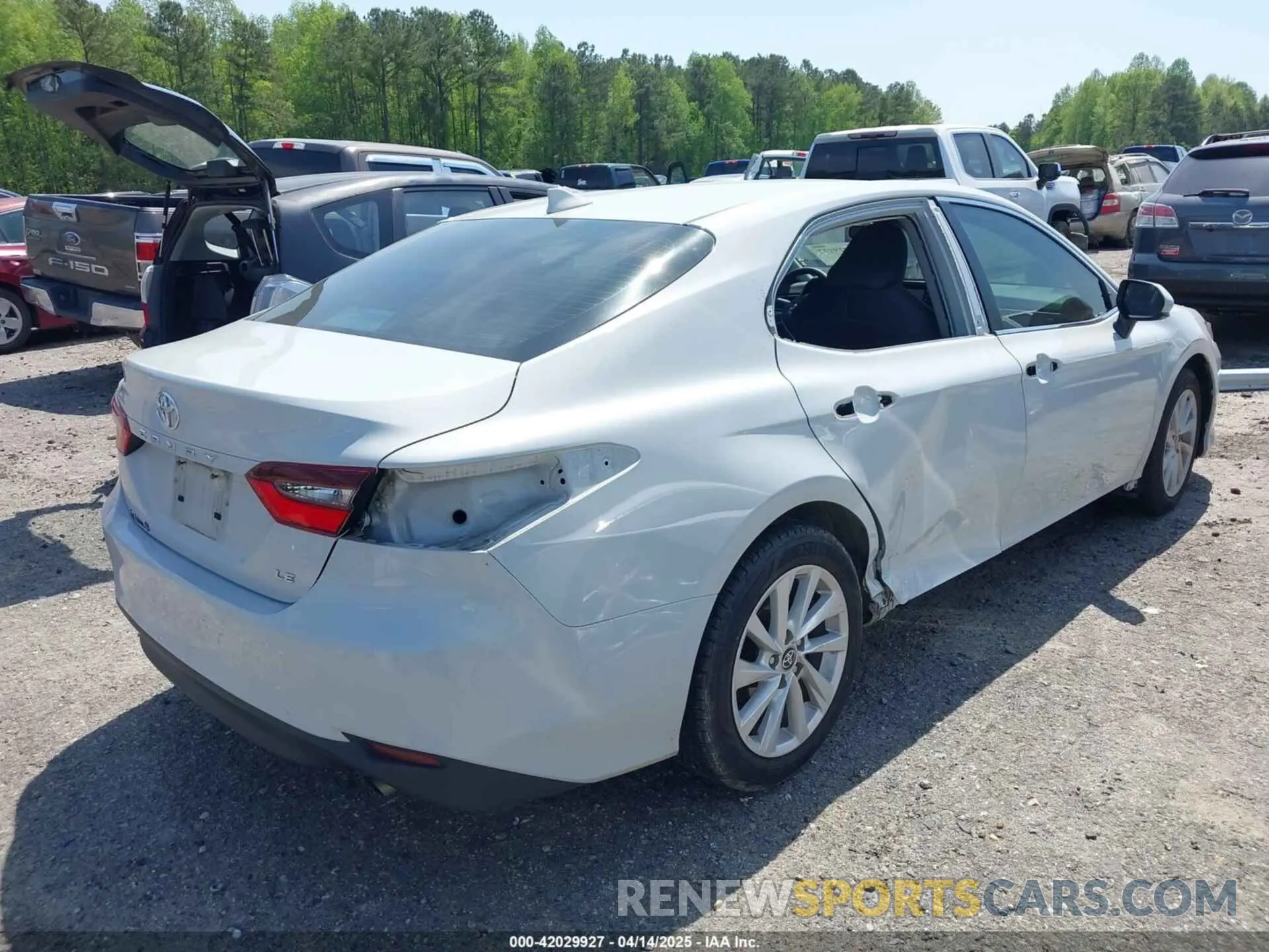 4 Photograph of a damaged car 4T1C11AK6NU012469 TOYOTA CAMRY 2022