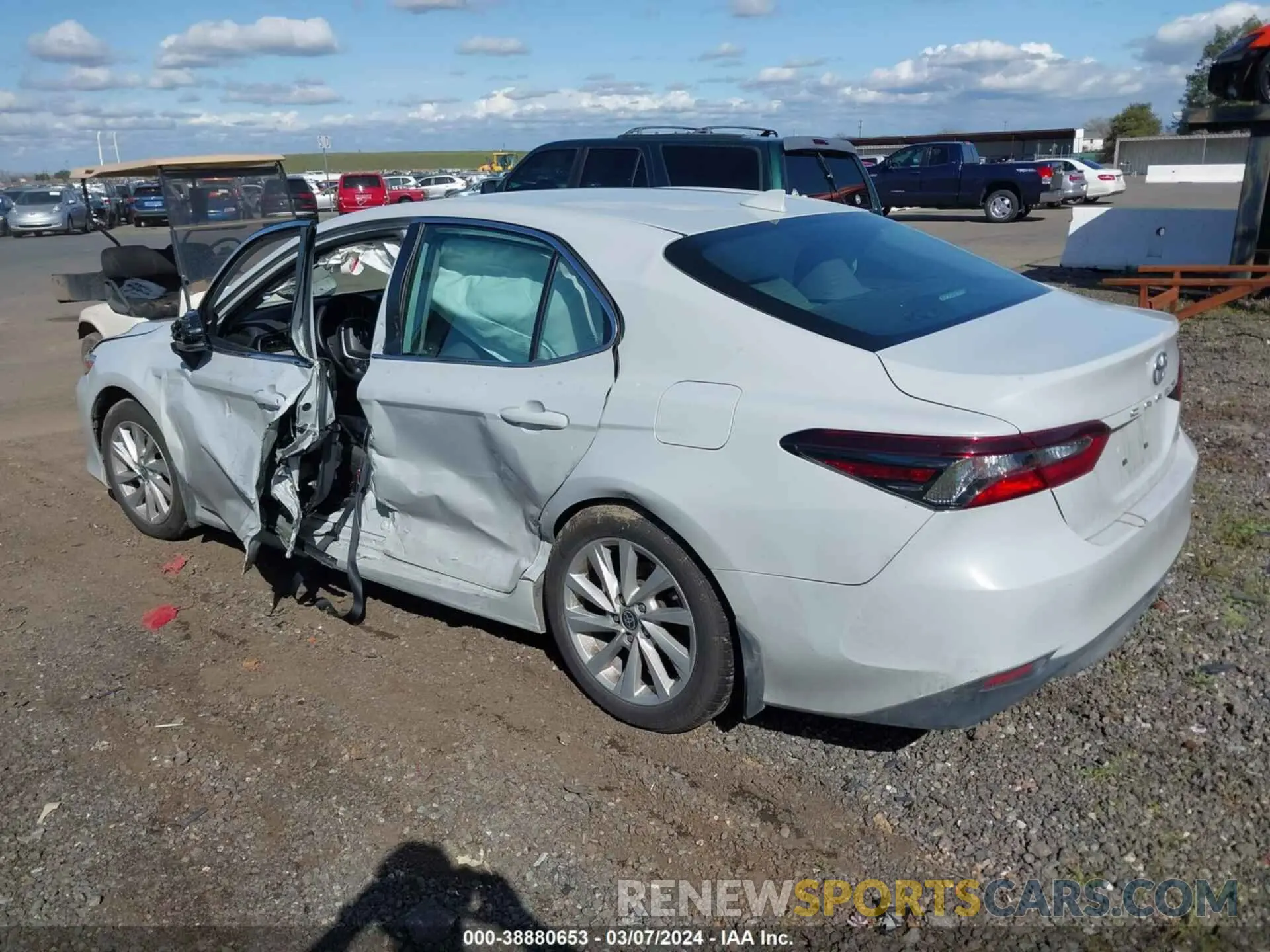 3 Фотография поврежденного автомобиля 4T1C11AK6NU051711 TOYOTA CAMRY 2022