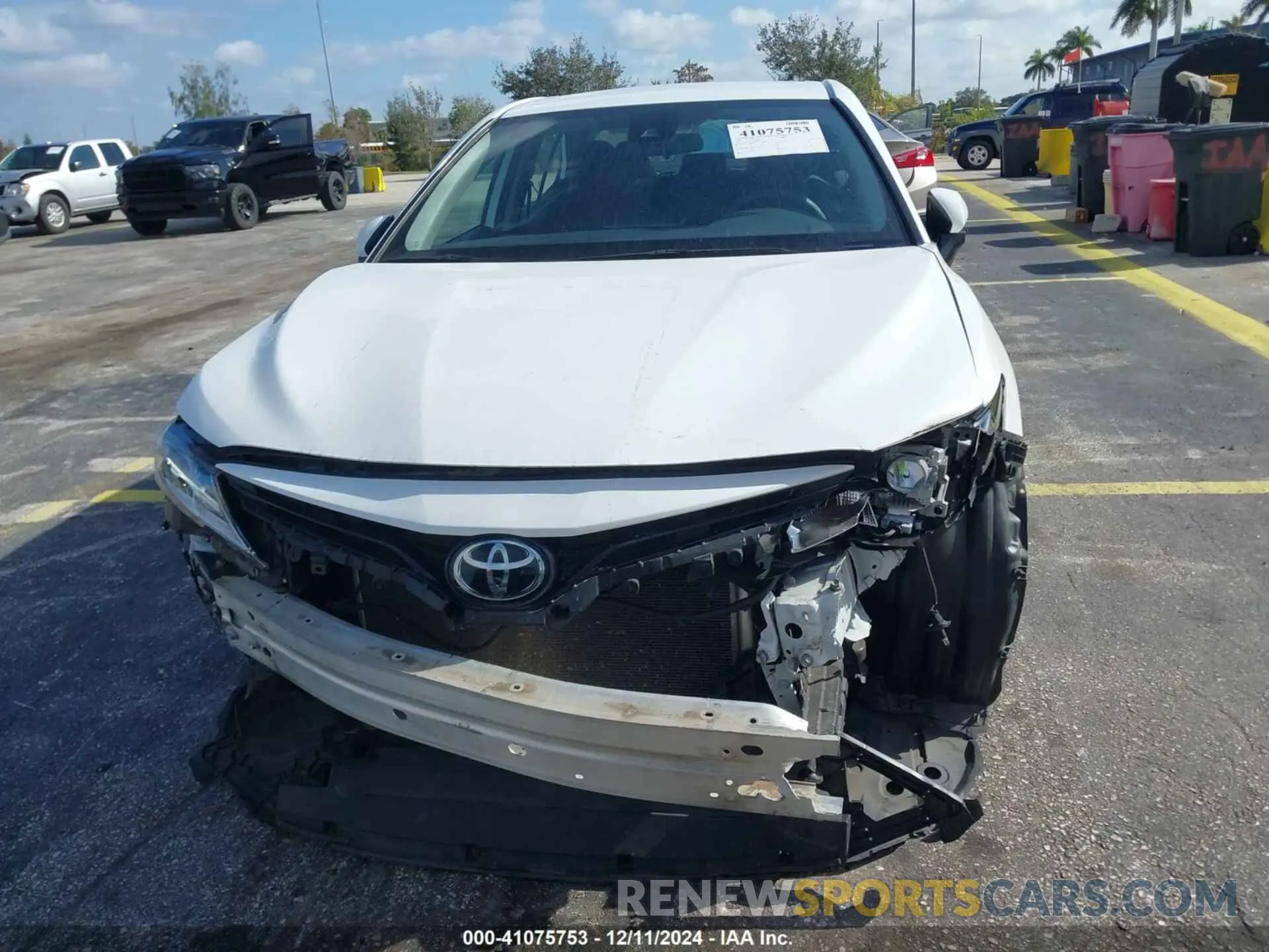 6 Photograph of a damaged car 4T1C11AK6NU636983 TOYOTA CAMRY 2022