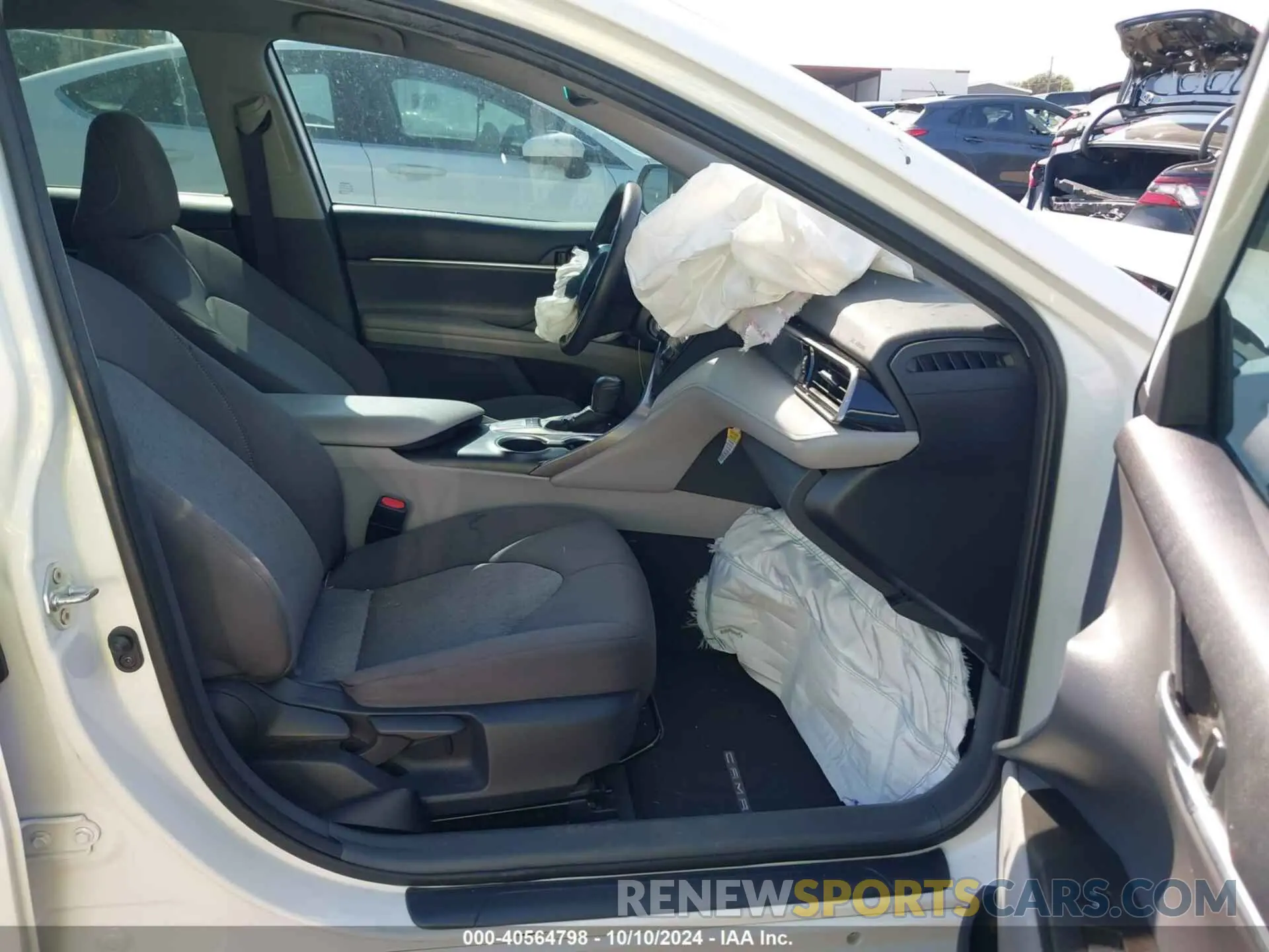 5 Photograph of a damaged car 4T1C11AK6NU696231 TOYOTA CAMRY 2022
