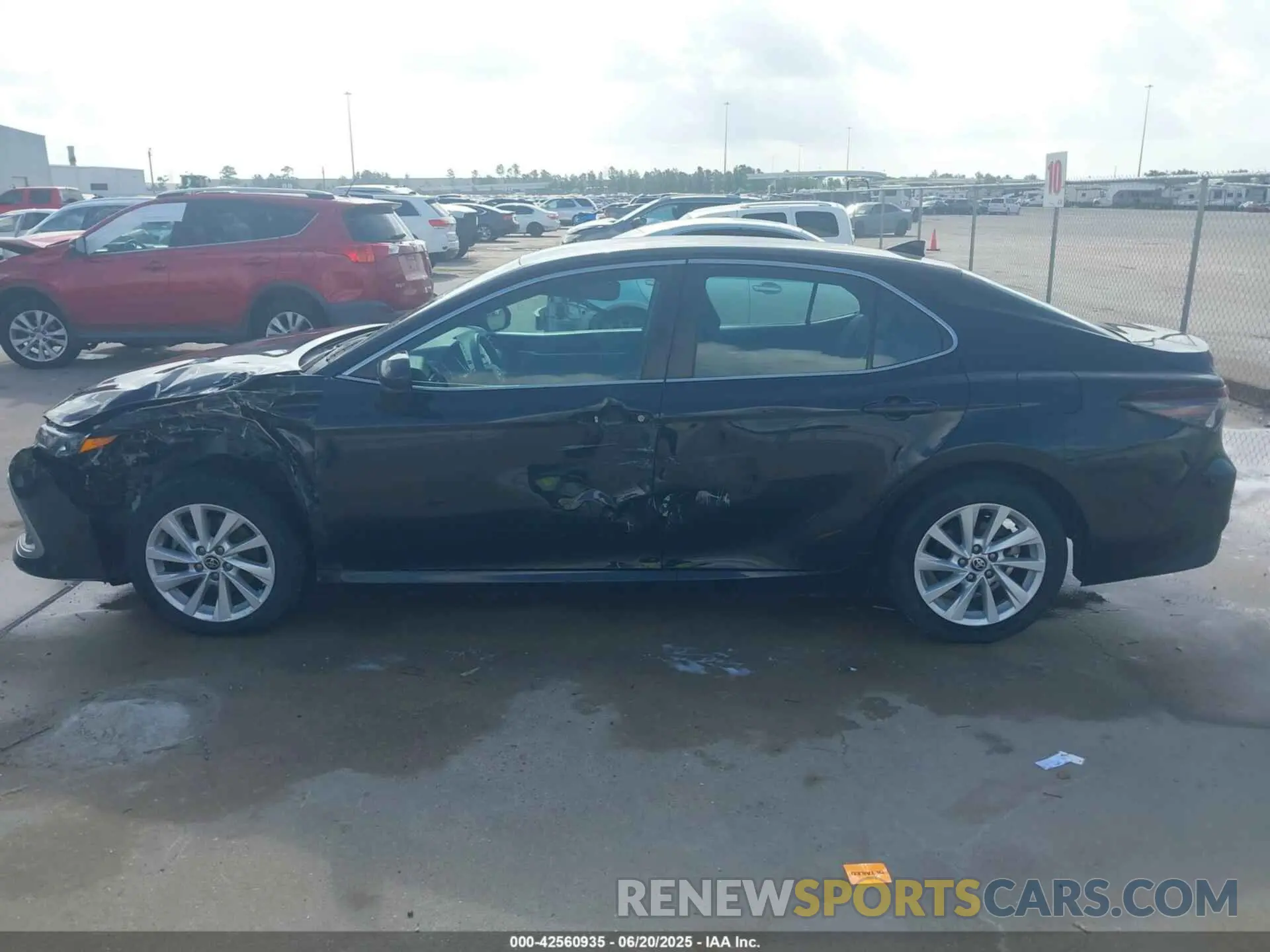 14 Photograph of a damaged car 4T1C11AK7NU004087 TOYOTA CAMRY 2022