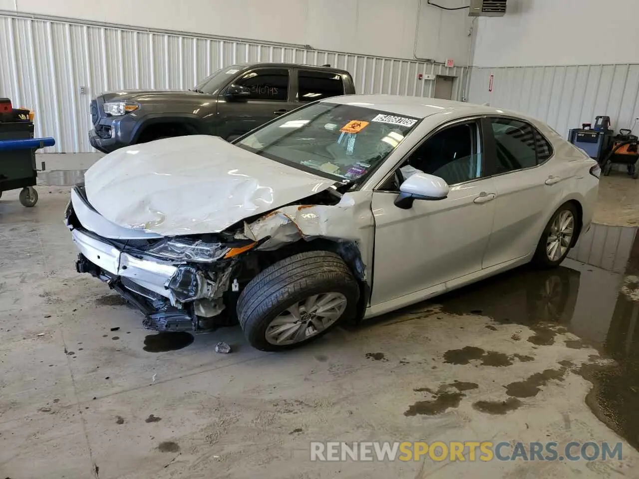 1 Photograph of a damaged car 4T1C11AK7NU049255 TOYOTA CAMRY 2022