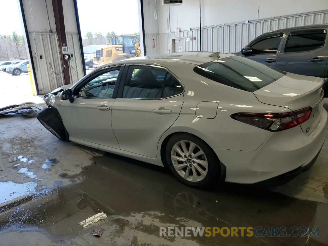 2 Photograph of a damaged car 4T1C11AK7NU049255 TOYOTA CAMRY 2022