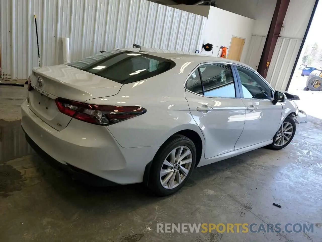 3 Photograph of a damaged car 4T1C11AK7NU049255 TOYOTA CAMRY 2022