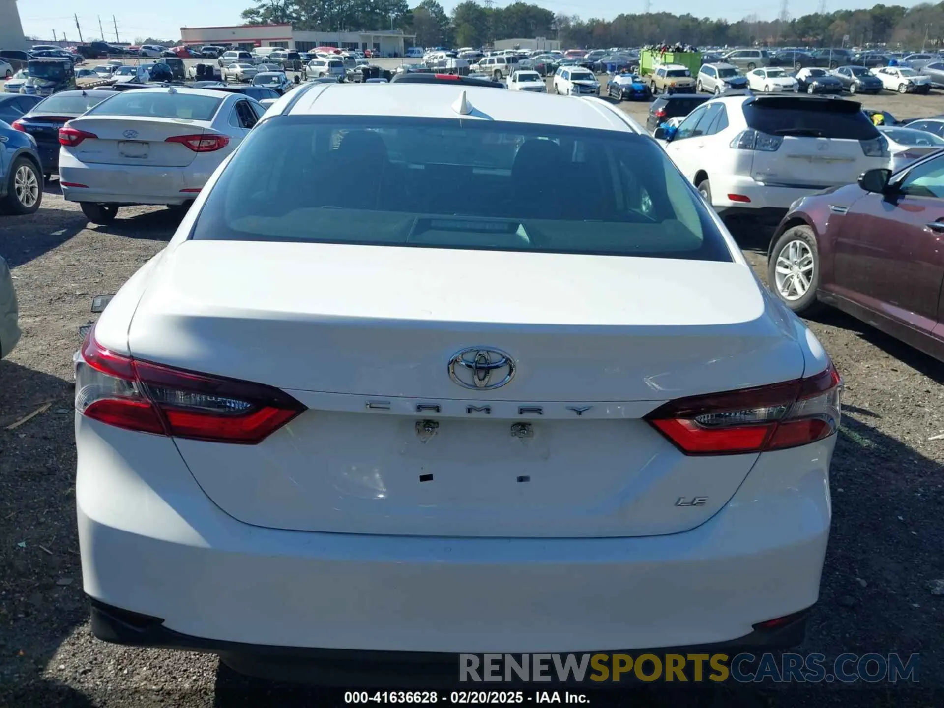 16 Photograph of a damaged car 4T1C11AK7NU628391 TOYOTA CAMRY 2022