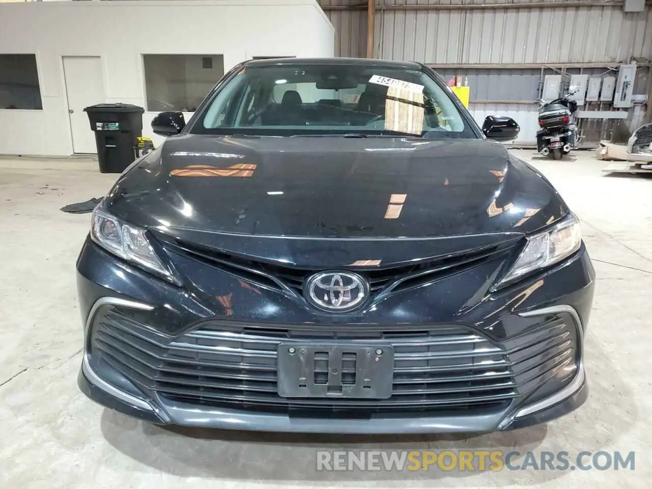 5 Фотография поврежденного автомобиля 4T1C11AK7NU710346 TOYOTA CAMRY 2022