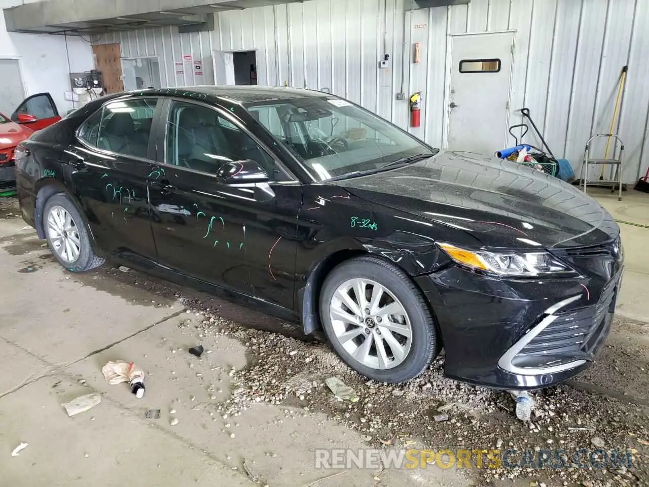 4 Фотография поврежденного автомобиля 4T1C11AK8NU025630 TOYOTA CAMRY 2022