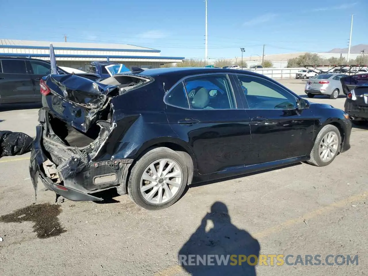 3 Photograph of a damaged car 4T1C11AK8NU624012 TOYOTA CAMRY 2022