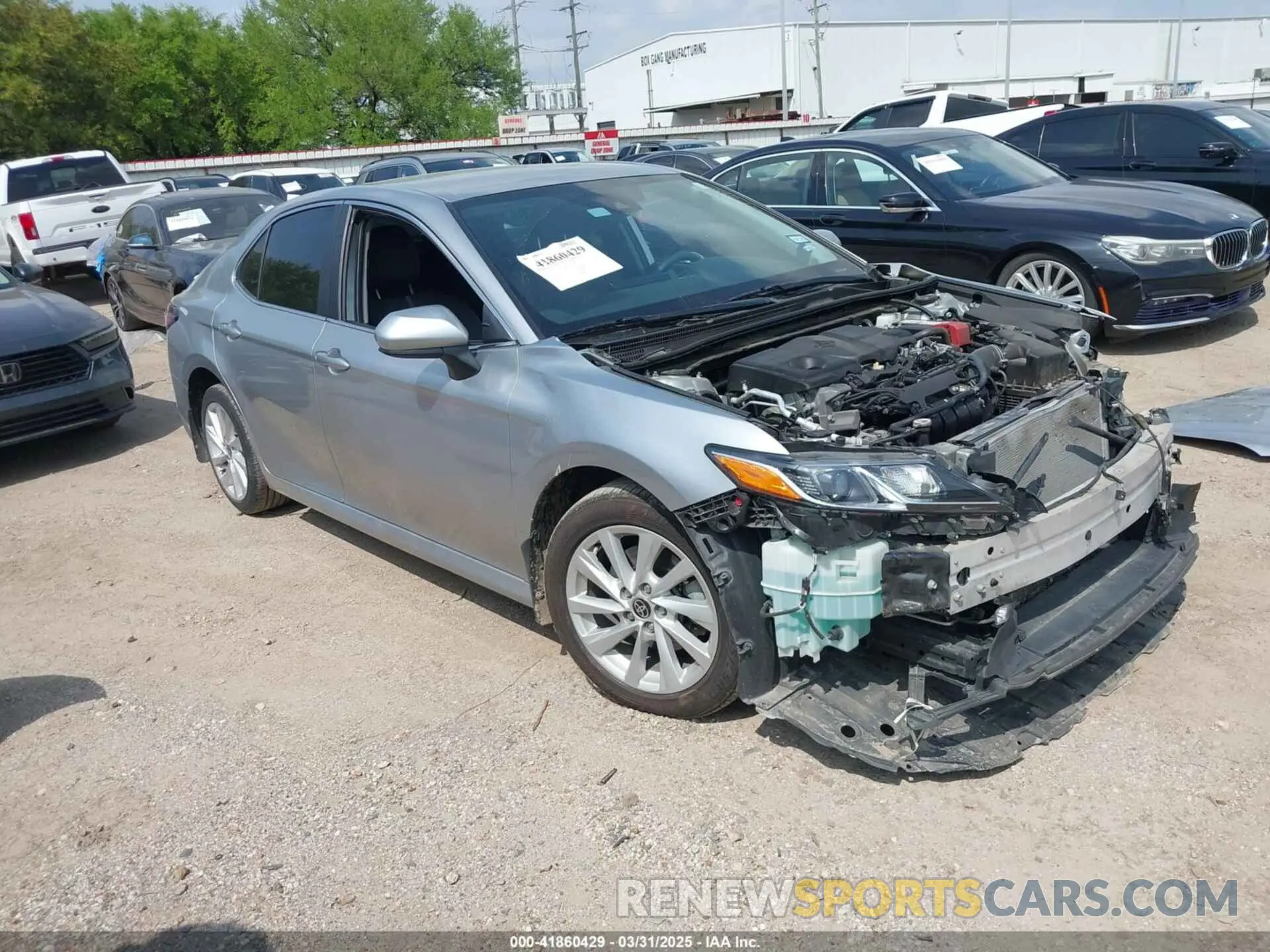 1 Фотография поврежденного автомобиля 4T1C11AK8NU630618 TOYOTA CAMRY 2022