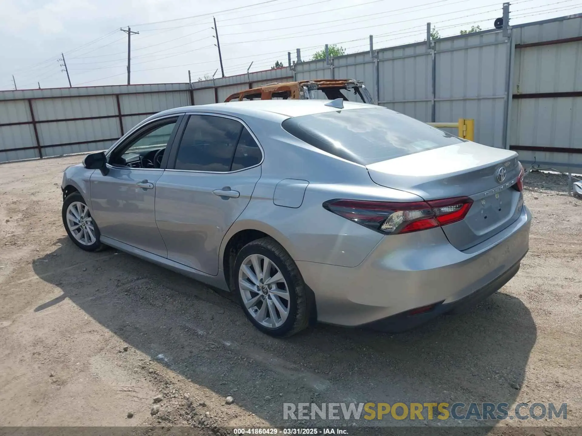 3 Фотография поврежденного автомобиля 4T1C11AK8NU630618 TOYOTA CAMRY 2022