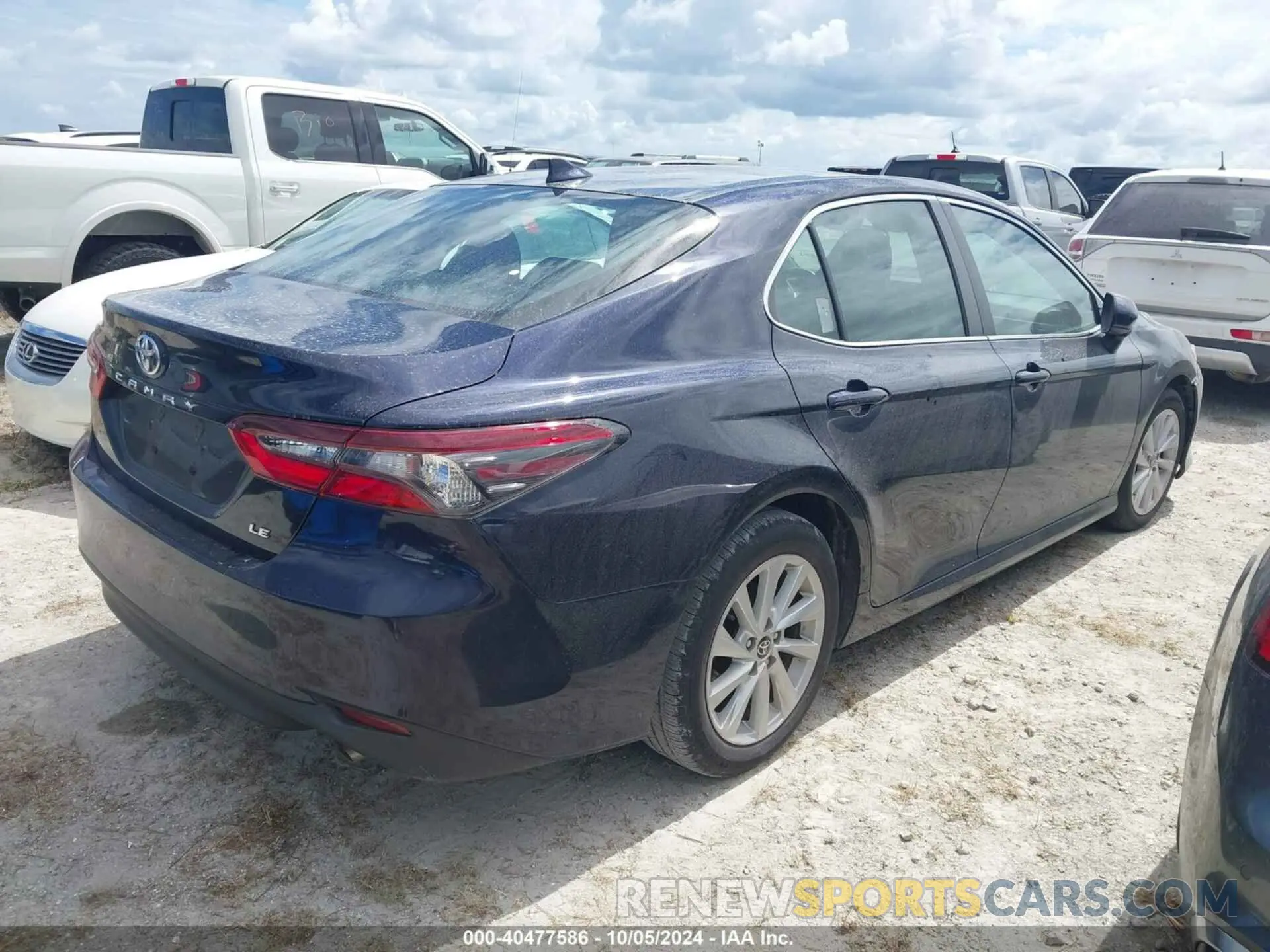 4 Фотография поврежденного автомобиля 4T1C11AK8NU632109 TOYOTA CAMRY 2022