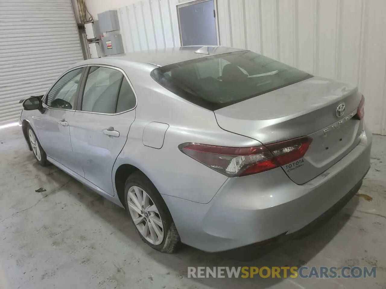 2 Photograph of a damaged car 4T1C11AK8NU648648 TOYOTA CAMRY 2022