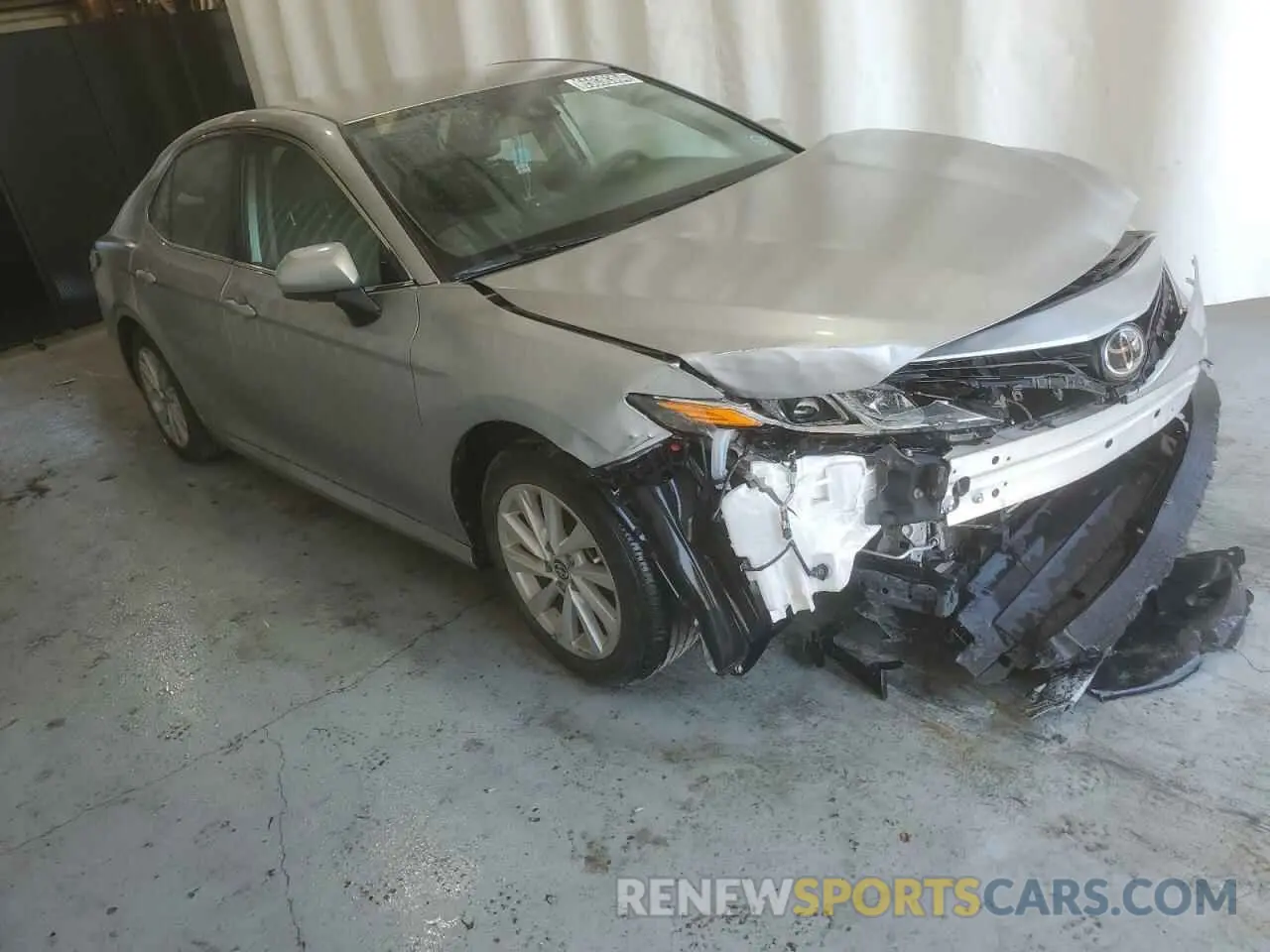 4 Photograph of a damaged car 4T1C11AK8NU648648 TOYOTA CAMRY 2022