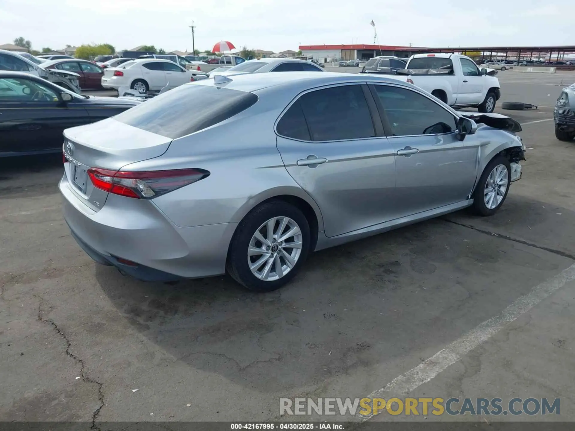 4 Фотография поврежденного автомобиля 4T1C11AK8NU649637 TOYOTA CAMRY 2022