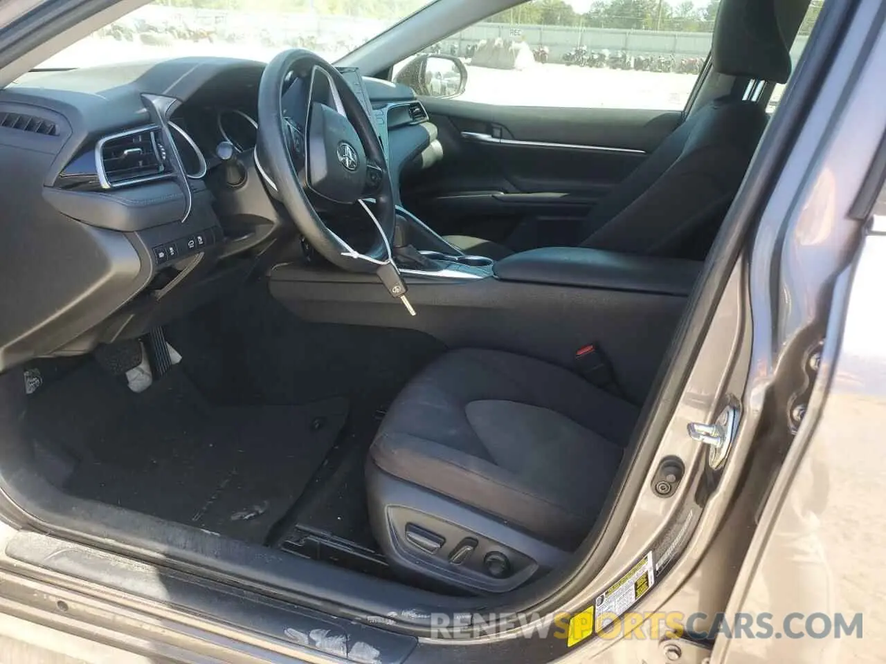 7 Фотография поврежденного автомобиля 4T1C11AK8NU653641 TOYOTA CAMRY 2022