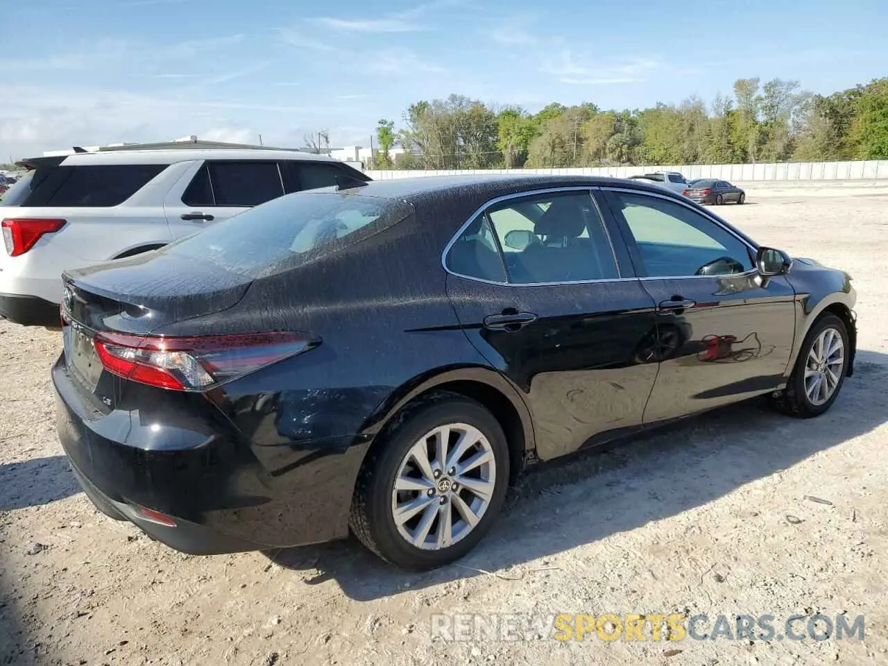3 Photograph of a damaged car 4T1C11AK8NU669449 TOYOTA CAMRY 2022