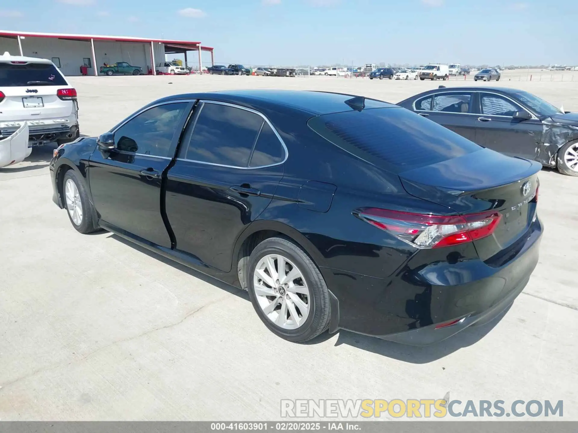 3 Photograph of a damaged car 4T1C11AK8NU675204 TOYOTA CAMRY 2022