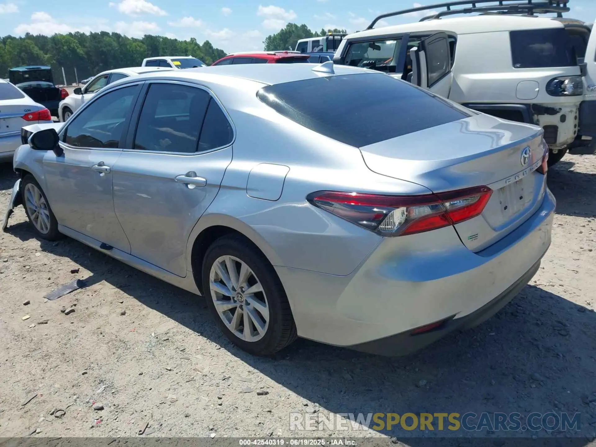3 Фотография поврежденного автомобиля 4T1C11AK8NU688583 TOYOTA CAMRY 2022