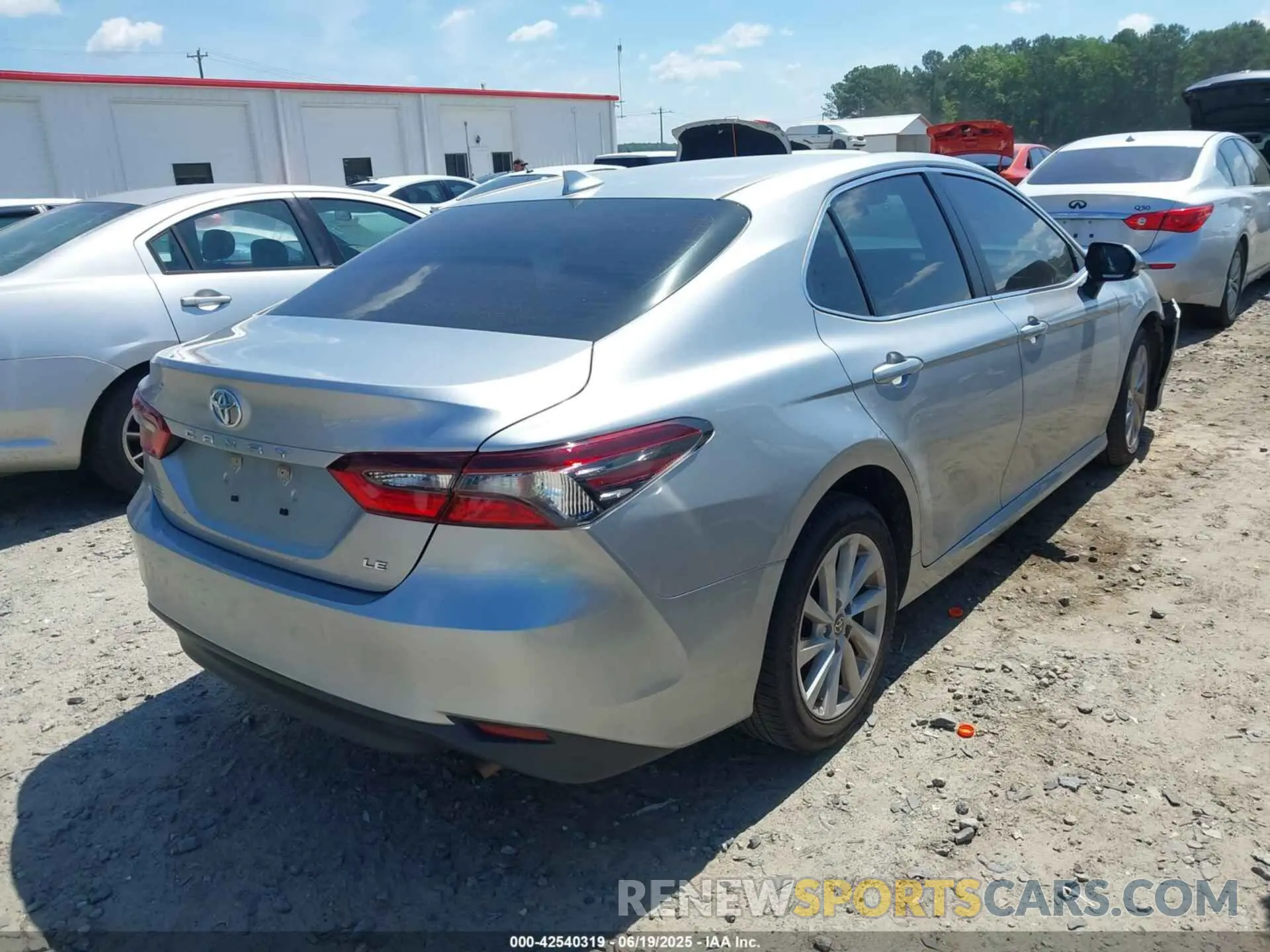 4 Фотография поврежденного автомобиля 4T1C11AK8NU688583 TOYOTA CAMRY 2022