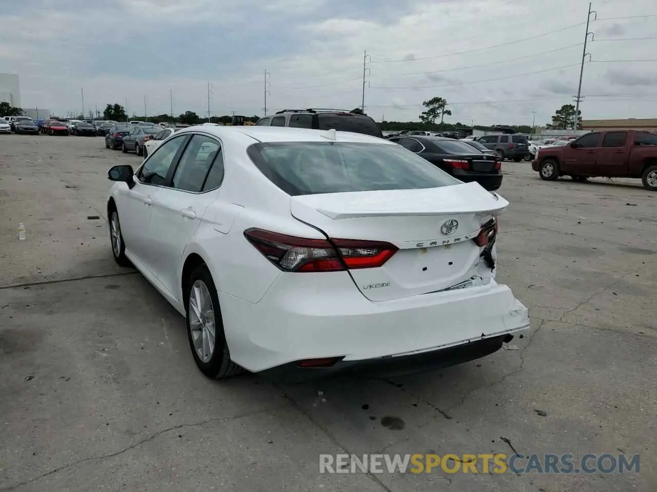 3 Photograph of a damaged car 4T1C11AK8NU689233 TOYOTA CAMRY 2022