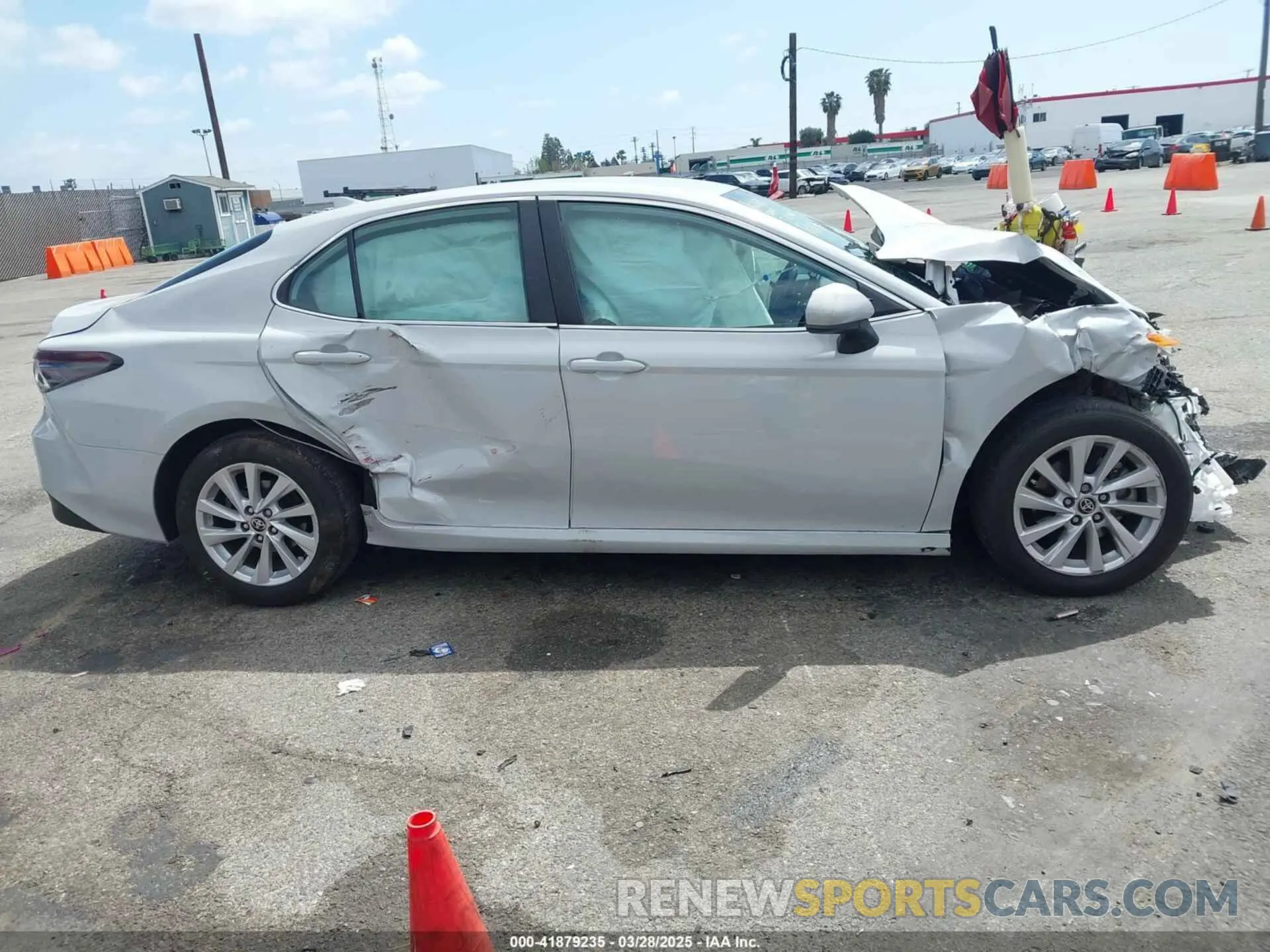 13 Photograph of a damaged car 4T1C11AK9NU017908 TOYOTA CAMRY 2022