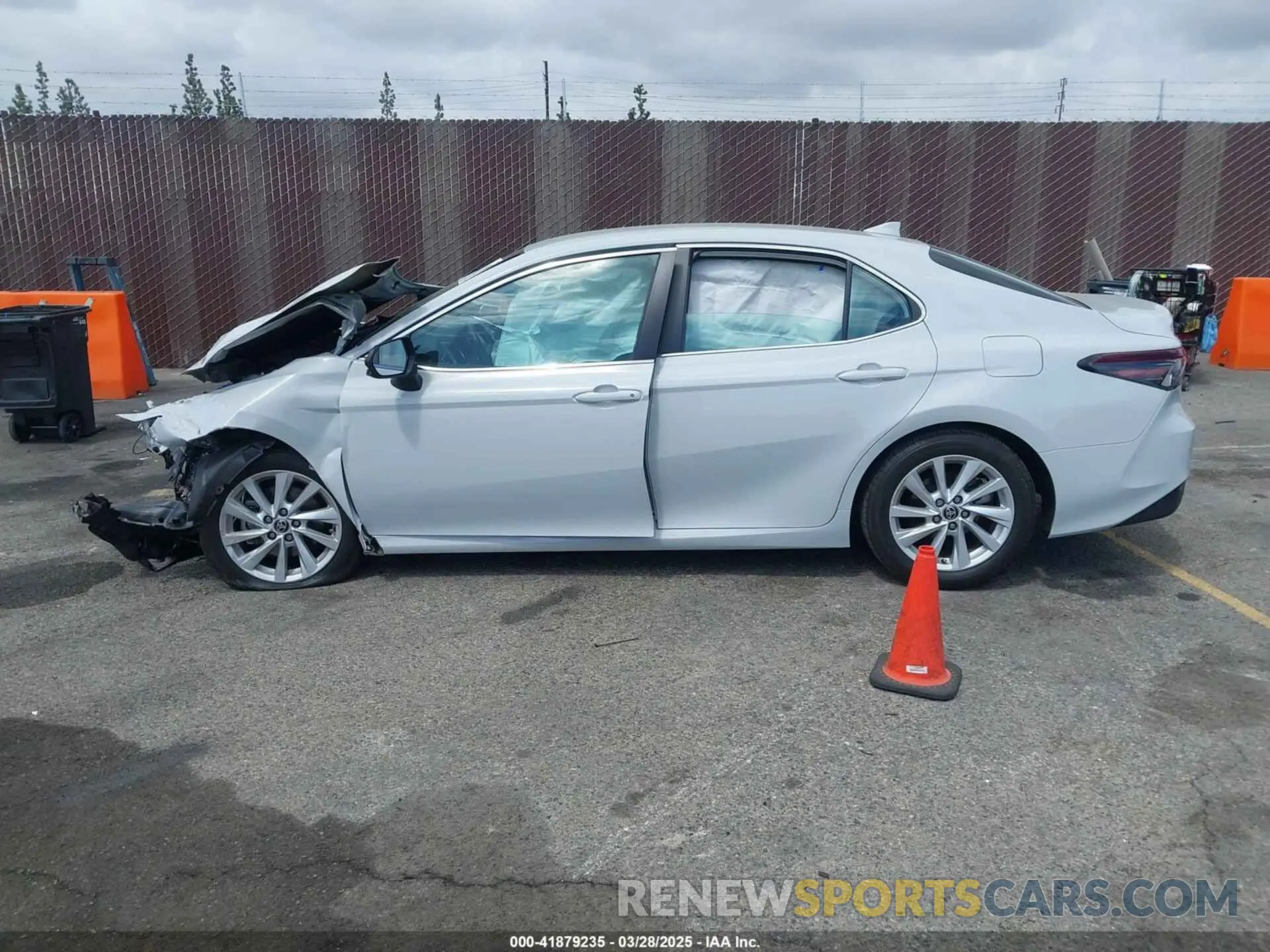 14 Photograph of a damaged car 4T1C11AK9NU017908 TOYOTA CAMRY 2022
