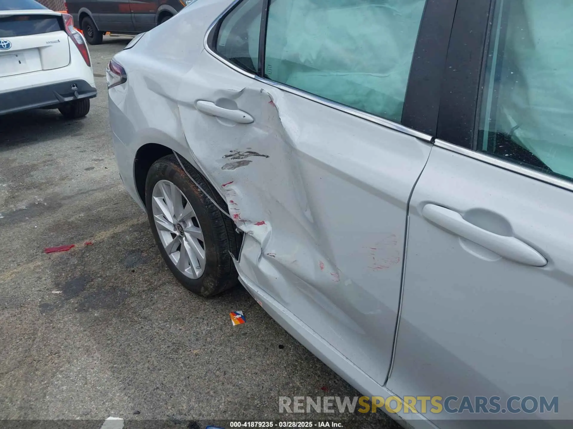17 Photograph of a damaged car 4T1C11AK9NU017908 TOYOTA CAMRY 2022