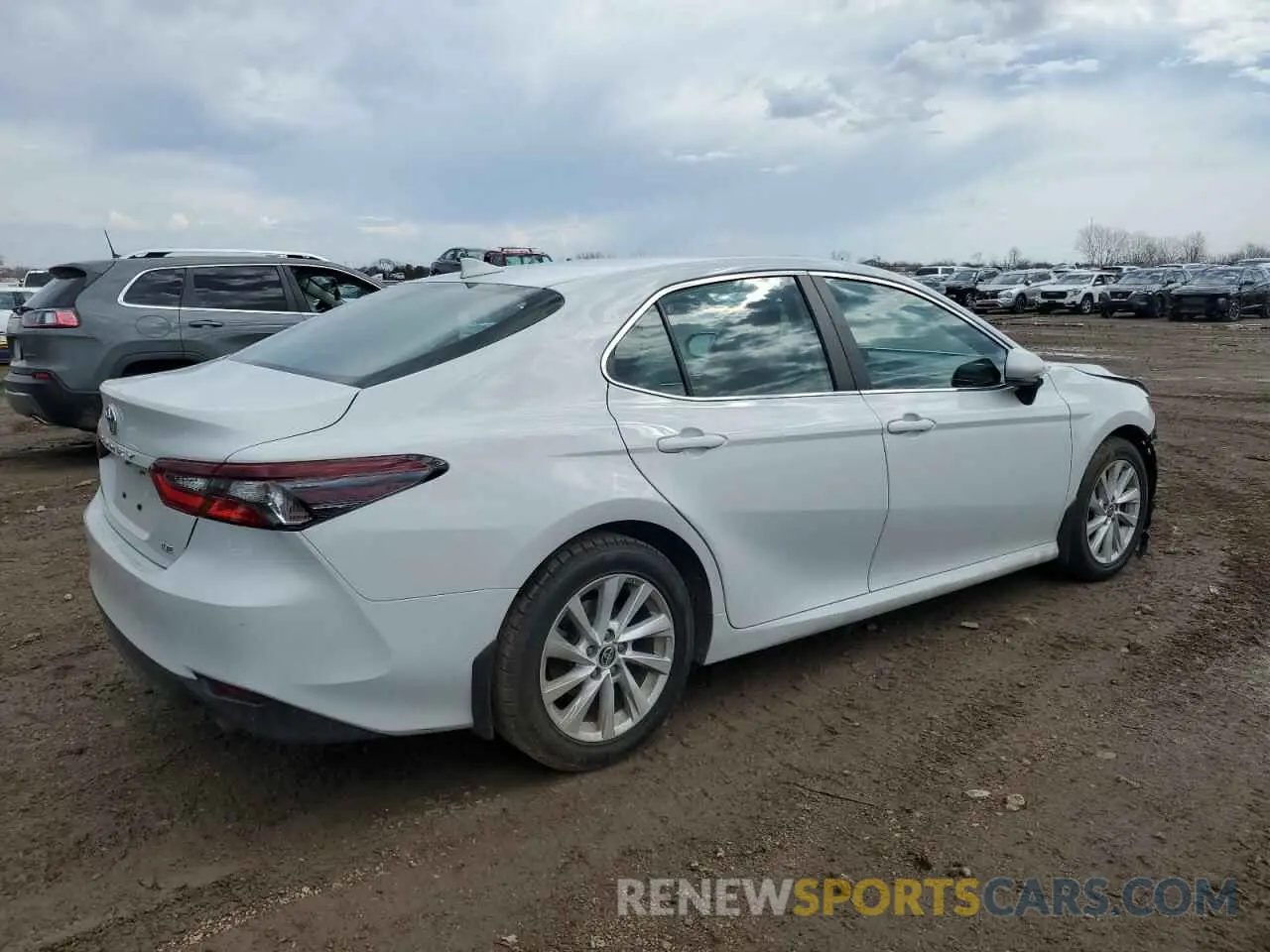 3 Photograph of a damaged car 4T1C11AK9NU039617 TOYOTA CAMRY 2022