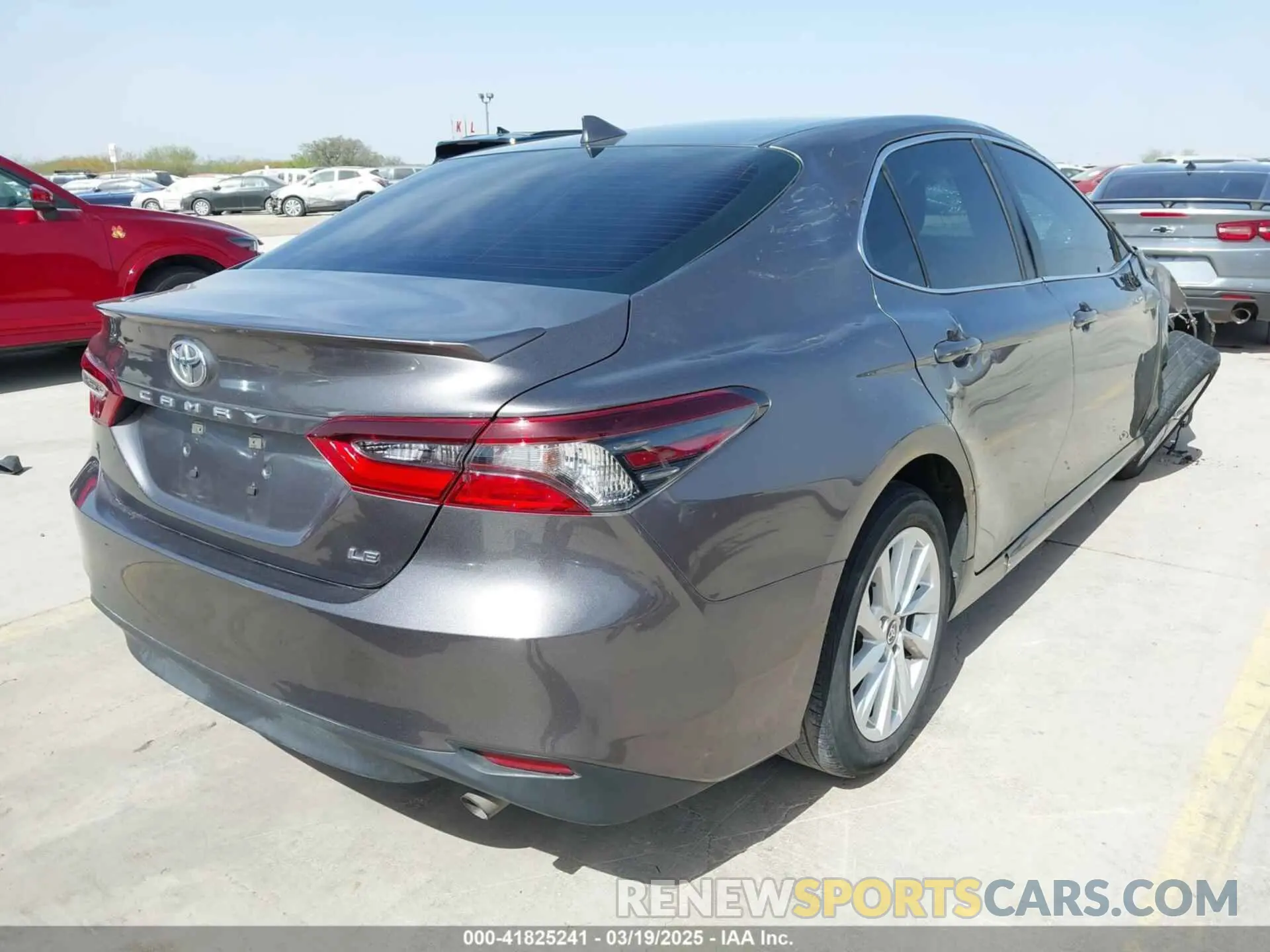 4 Photograph of a damaged car 4T1C11AK9NU046857 TOYOTA CAMRY 2022