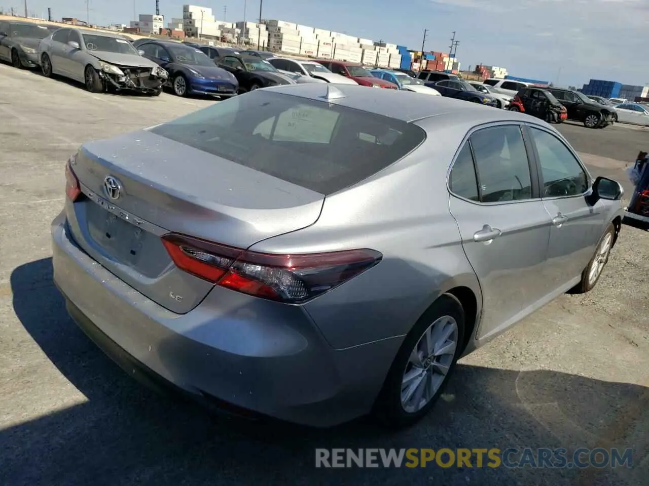 4 Photograph of a damaged car 4T1C11AK9NU637349 TOYOTA CAMRY 2022