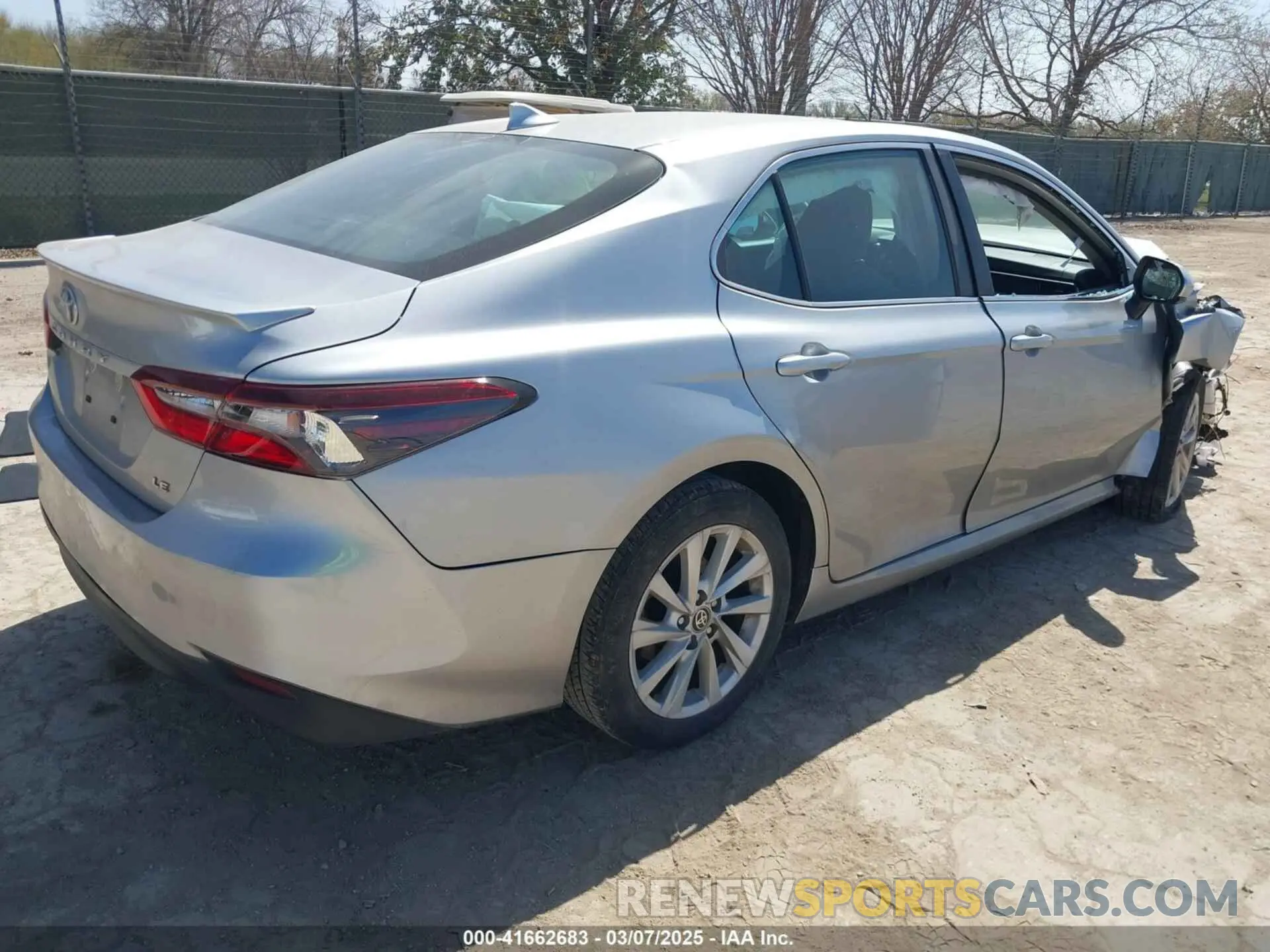 4 Photograph of a damaged car 4T1C11AK9NU695736 TOYOTA CAMRY 2022