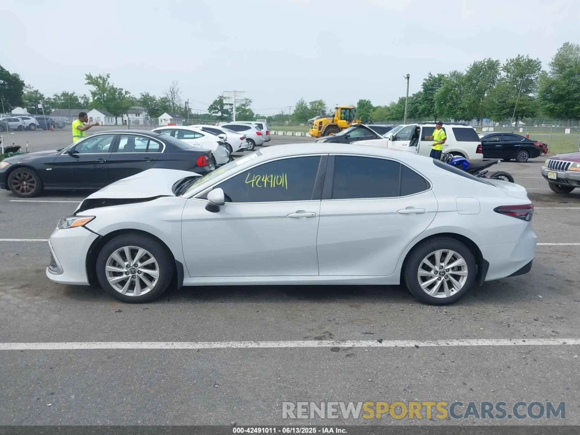 14 Photograph of a damaged car 4T1C11AKXNU018811 TOYOTA CAMRY 2022