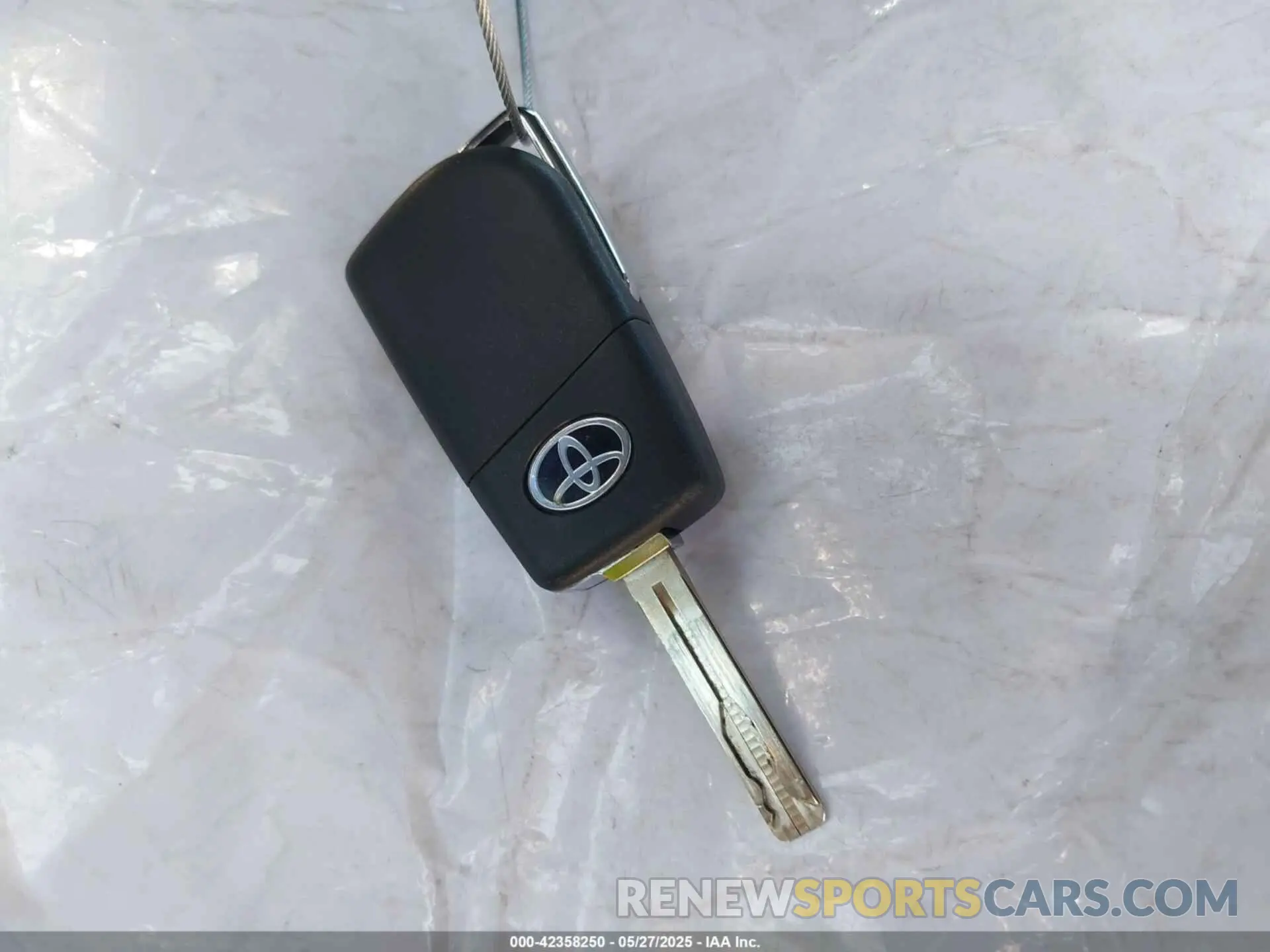 11 Photograph of a damaged car 4T1C11AKXNU047824 TOYOTA CAMRY 2022