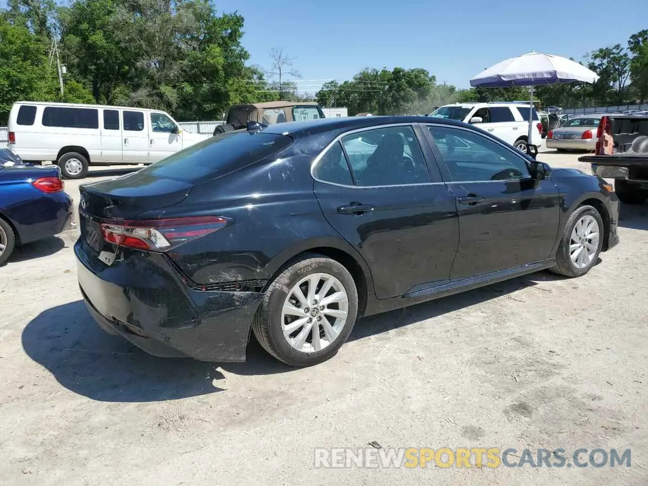 3 Photograph of a damaged car 4T1C11AKXNU061173 TOYOTA CAMRY 2022