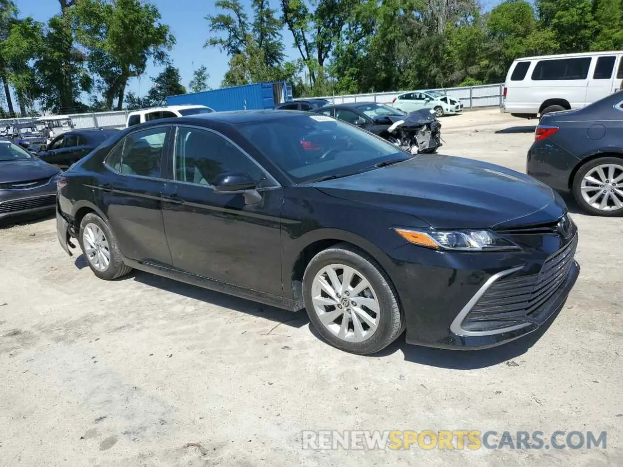 4 Photograph of a damaged car 4T1C11AKXNU061173 TOYOTA CAMRY 2022