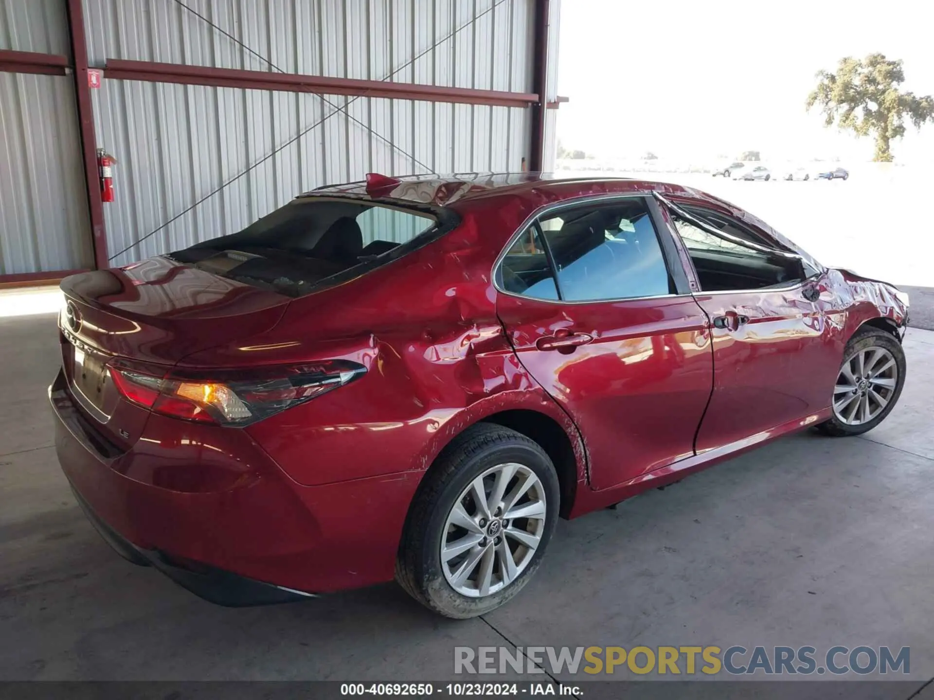 4 Photograph of a damaged car 4T1C11AKXNU499370 TOYOTA CAMRY 2022