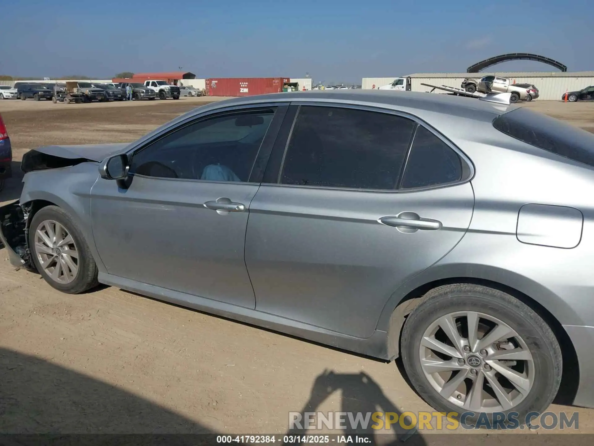 14 Photograph of a damaged car 4T1C11AKXNU629213 TOYOTA CAMRY 2022