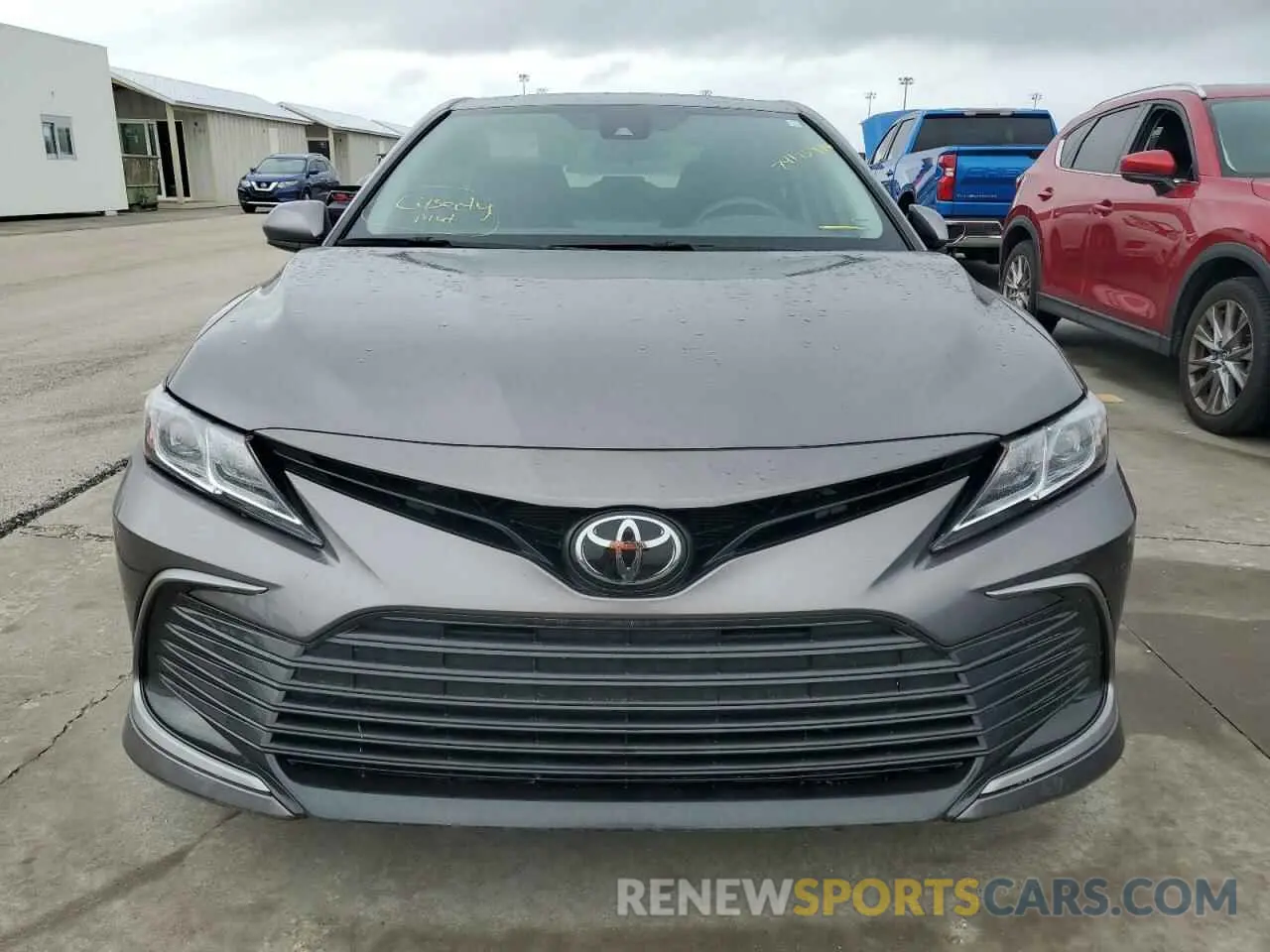 5 Photograph of a damaged car 4T1C11AKXNU635304 TOYOTA CAMRY 2022