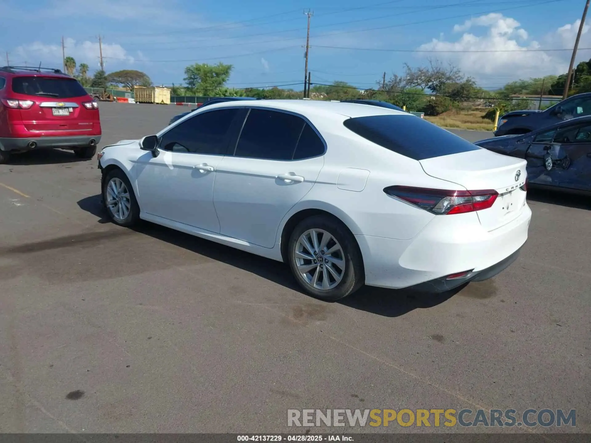 3 Фотография поврежденного автомобиля 4T1C11AKXNU642169 TOYOTA CAMRY 2022
