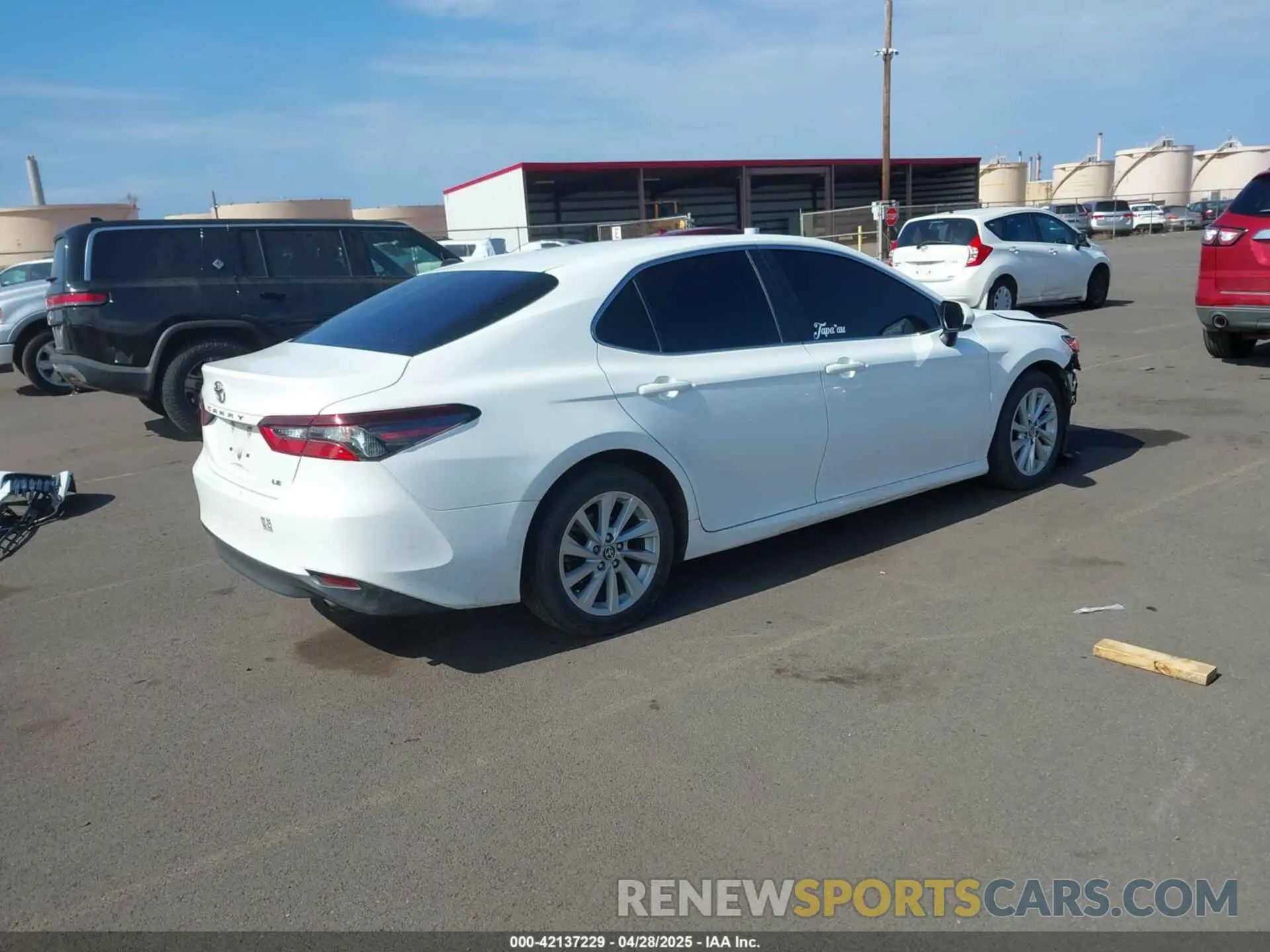 4 Фотография поврежденного автомобиля 4T1C11AKXNU642169 TOYOTA CAMRY 2022