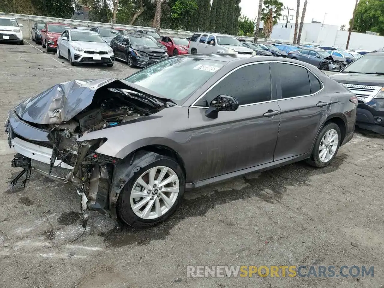 1 Фотография поврежденного автомобиля 4T1C11AKXNU651745 TOYOTA CAMRY 2022