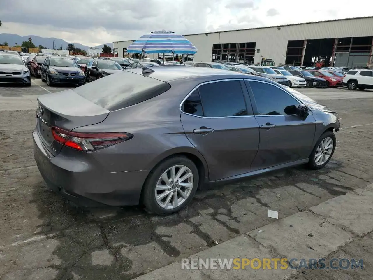 3 Фотография поврежденного автомобиля 4T1C11AKXNU651745 TOYOTA CAMRY 2022