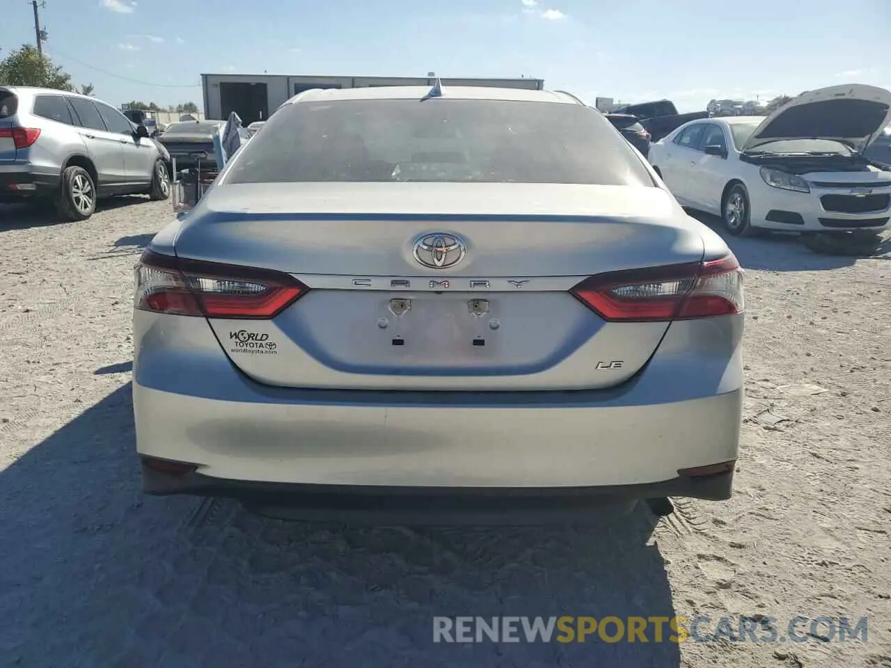 6 Photograph of a damaged car 4T1C11AKXNU652393 TOYOTA CAMRY 2022
