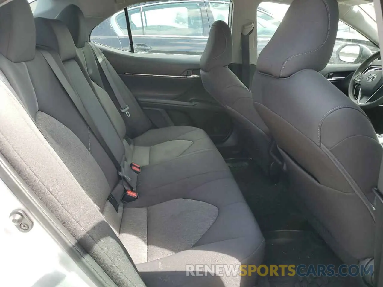 10 Photograph of a damaged car 4T1C11AKXNU690884 TOYOTA CAMRY 2022