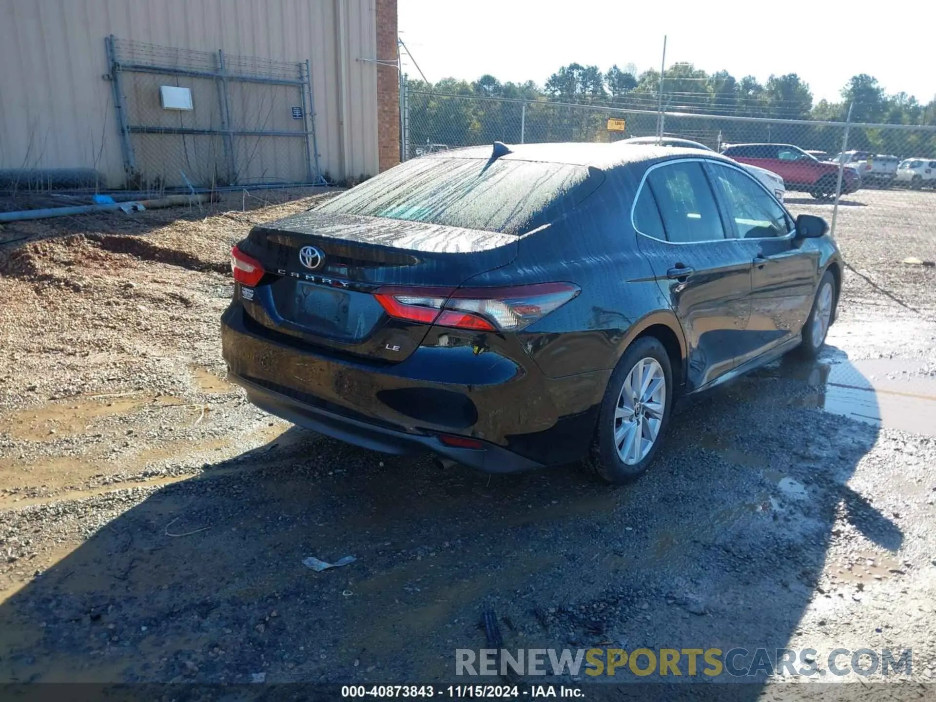 4 Фотография поврежденного автомобиля 4T1C11AKXNU711412 TOYOTA CAMRY 2022