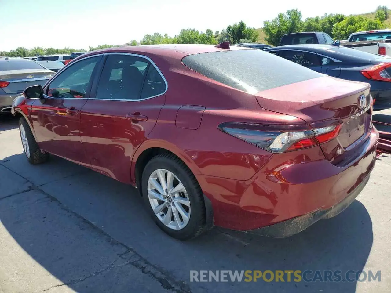 2 Photograph of a damaged car 4T1C11BK1NU055745 TOYOTA CAMRY 2022