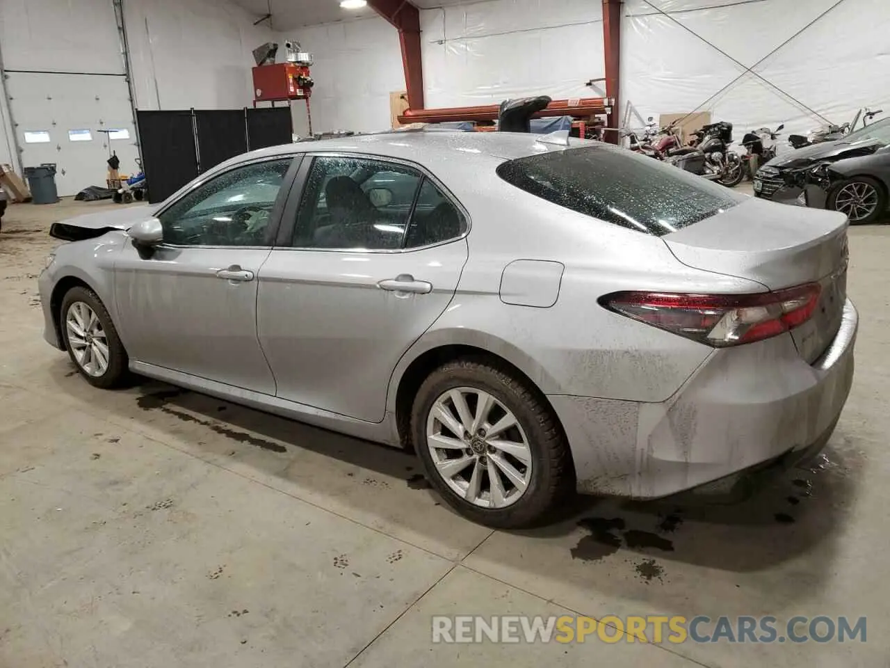 2 Photograph of a damaged car 4T1C11BK6NU053487 TOYOTA CAMRY 2022