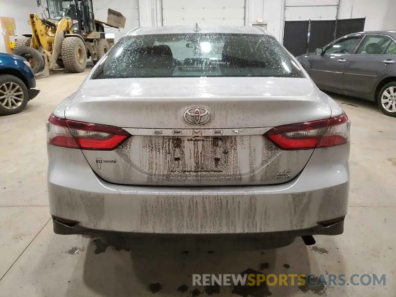 6 Photograph of a damaged car 4T1C11BK6NU053487 TOYOTA CAMRY 2022
