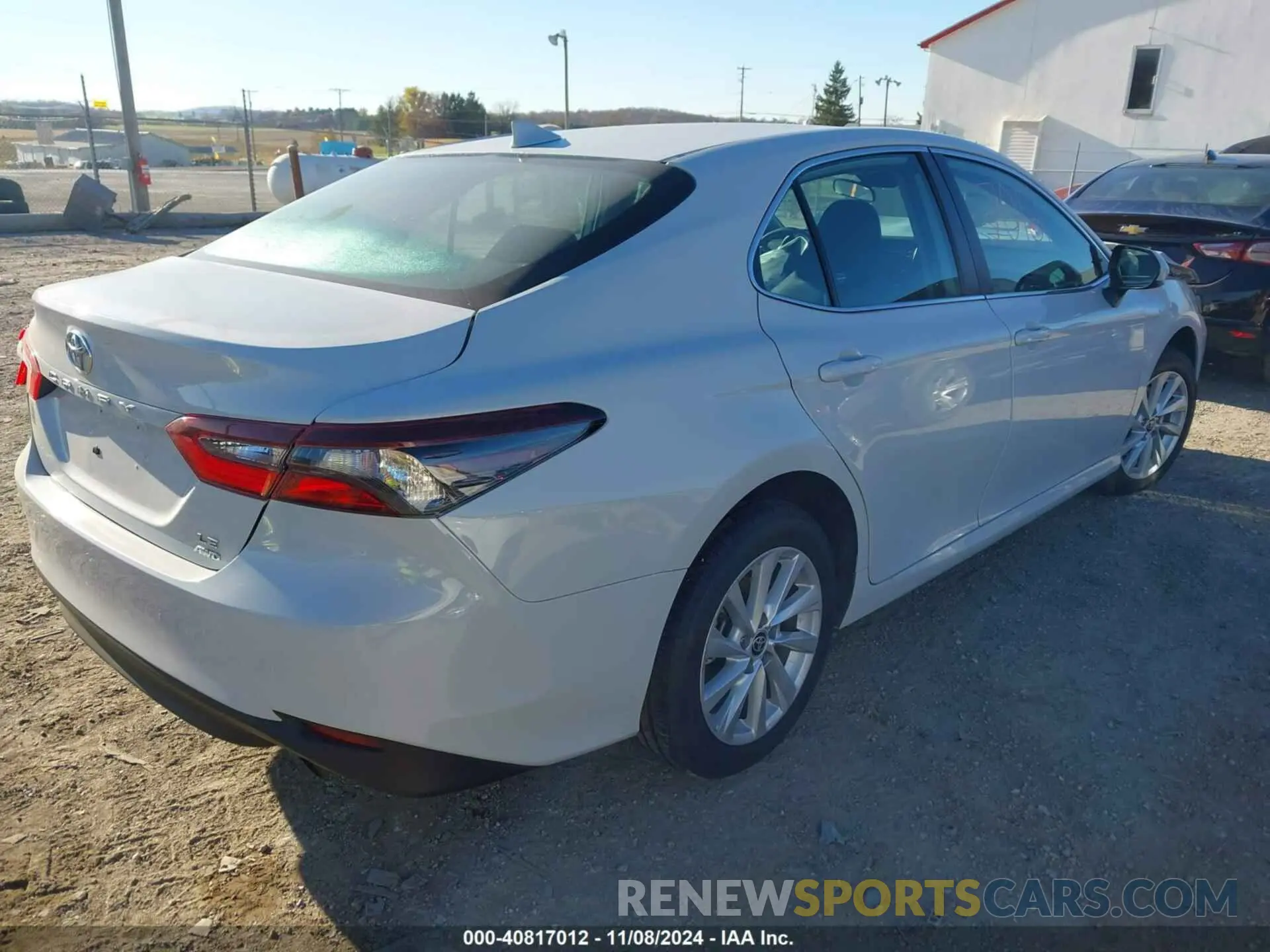 4 Photograph of a damaged car 4T1C11BK6NU055806 TOYOTA CAMRY 2022